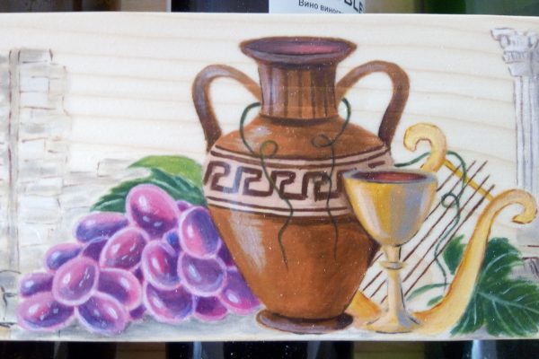 Ancient Greek harp with wine